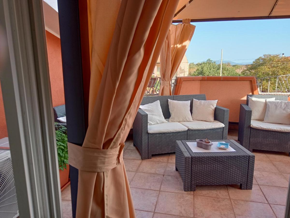 Casa Vacanza Le 2 Isole Suni Buitenkant foto